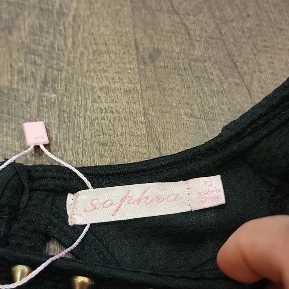 Women's black dress. - Picture 6 of 10